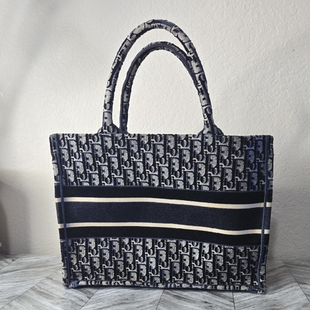 Christian Dior Blue and White Tote Bag - Picture 5 of 15